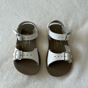 Salt Water sandals white ( only worn once )